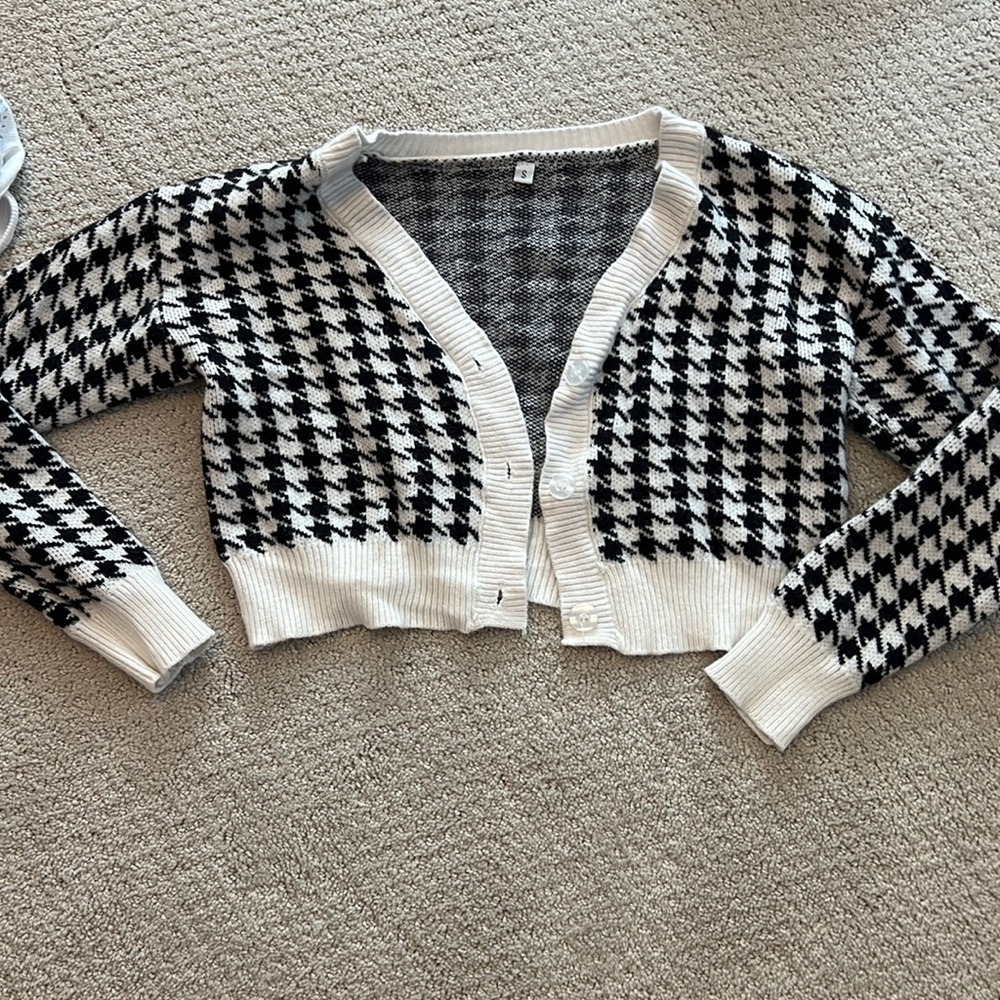 Small cropped sweater